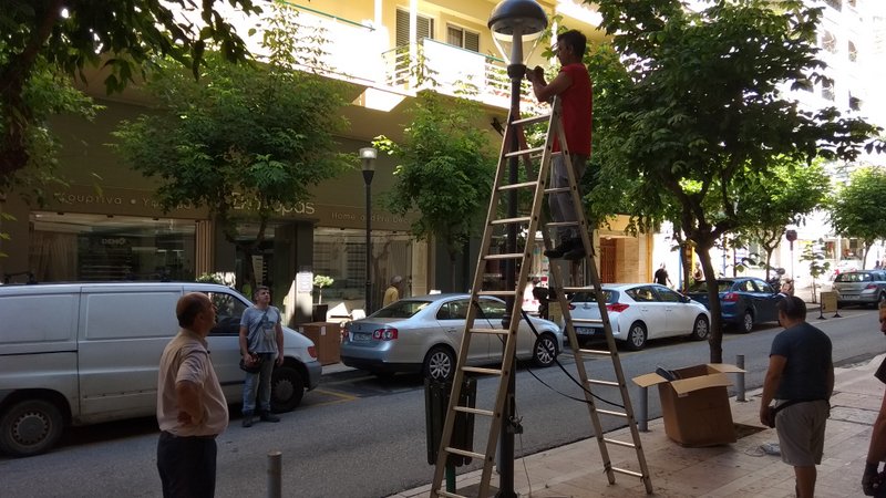 Νέα Φωτιστικά υψηλής τεχνολογίας σε Παπαστράτου και Αναστασιάδη  