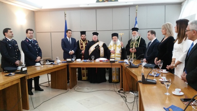 Ο δήμαρχος Αγρινίου Γ. Παπαναστασίου έκοψε την πρωτοχρονιάτικη πίτα