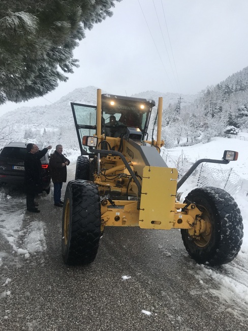 Στα λευκά οι ορεινές περιοχές του δήμου Αγρινίου. Σε ετοιμότητα οι υπηρείες
