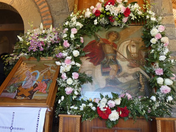 Η γιορτή στο εξωκλήσι του Αη Γιώργη στα Καλύβια (φωτο)