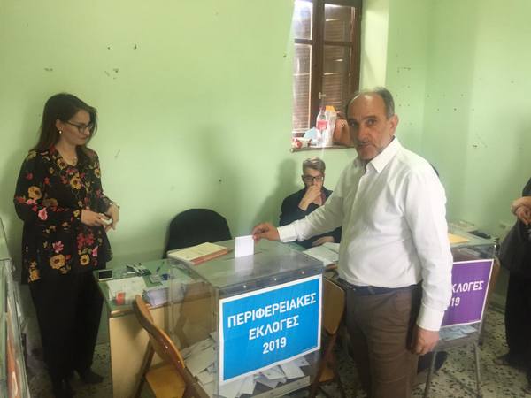 Στο Καλέντζι ψήφισε ο Απ. Κατσιφάρας