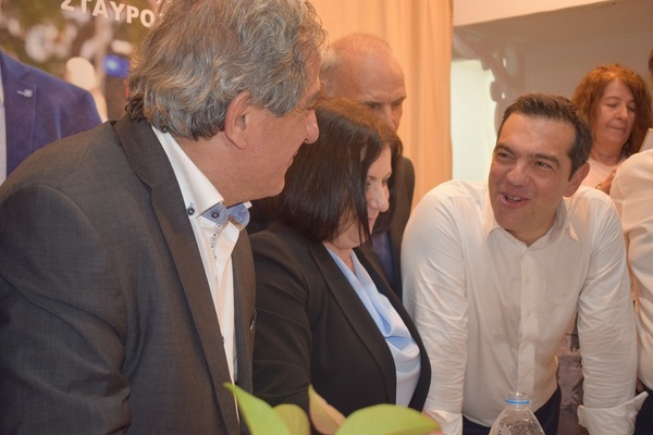 Στο εκλογικό κέντρο του Σταύρου Καμμένου ο Αλέξης Τσίπρας