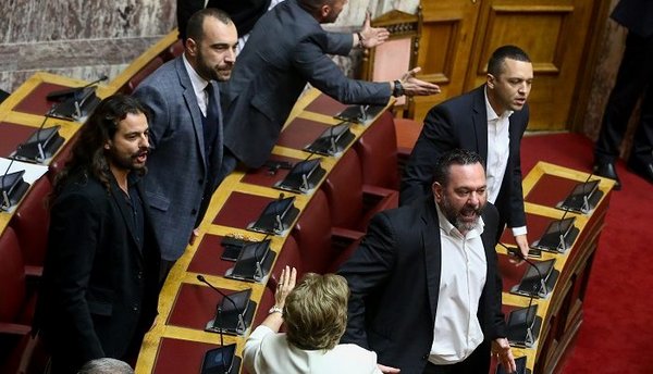 Εκτός βουλής μένει η Χρυσή Αυγή.