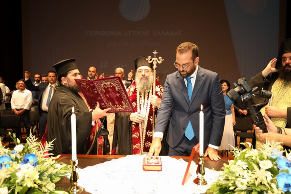 Ορκίστηκε ο νέος Περιφερειάρχης Νεκτάριος Φαρμάκης