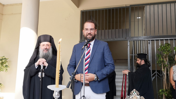 Ο Νεκτάριος Φαρμάκης σε Αγιασμούς σχολείων της Πάτρας  «Από τα σχολεία μας ξεκινάνε όλα…»