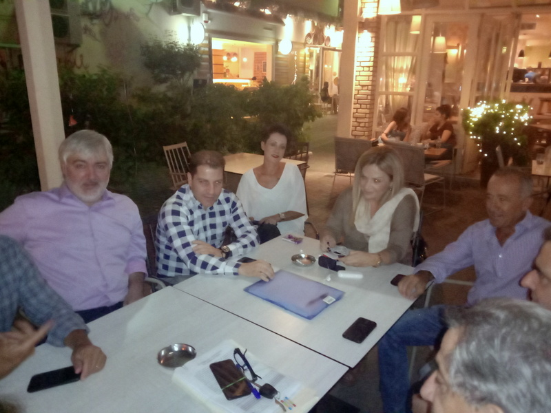 Η μάζωξη… το χαλαρό ποτάκι κι η … συναίνεση…