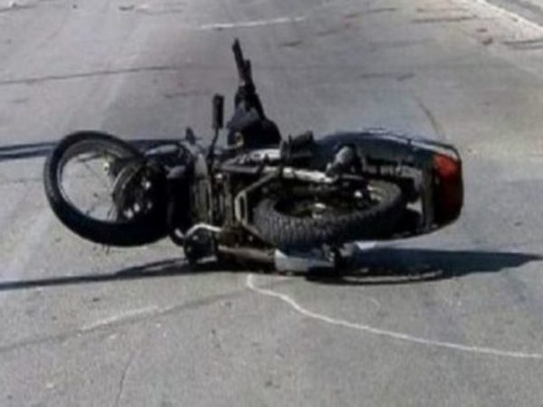 Τροχαίο με ΙΧ και μηχανάκι στην οδό Καπετάν Δία στο Αγρίνιο