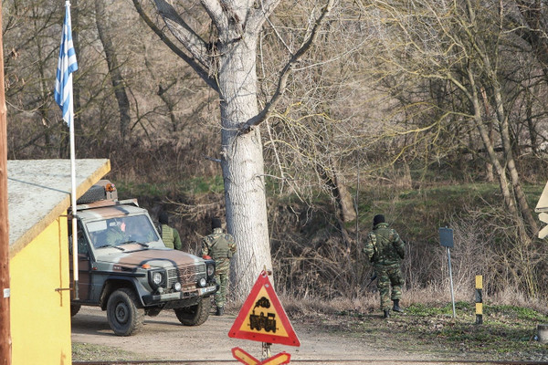 Κλειστά κέντρα κράτησης στην ενδοχώρα για όσους μπαίνουν παράνομα