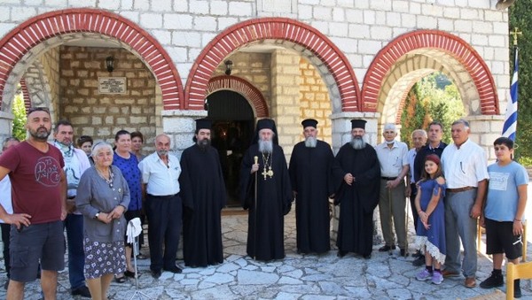Ἀρχιερατική θεία Λειτουργία στήν Πωκίστα Ναυπακτίας