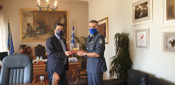 Συνάντηση Δημάρχου με τον Δ/ντη της Τροχαίας Αγρινίου