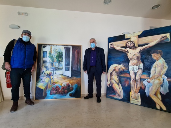 Δώρισαν δυο πίνακες ζωγραφικής στο νοσοκομείο Μεσολογγίου