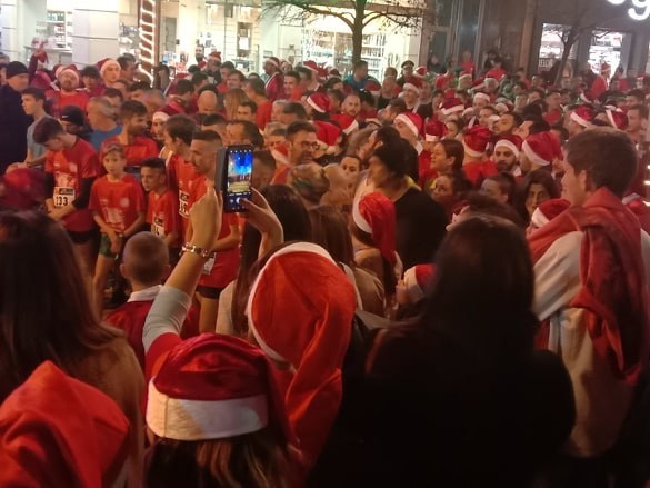 Τρέχεις στο 2ο Agrinio Santa Run-The virtual edition;  Αγκαλιάζεις τους Εθελοντές Αιμοδότες του Αγρινίου!!!