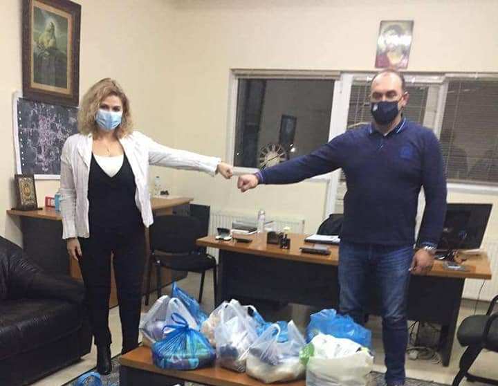 Καλύβια: Παραδόθηκαν τρόφιμα για κοινωνικό σκοπό