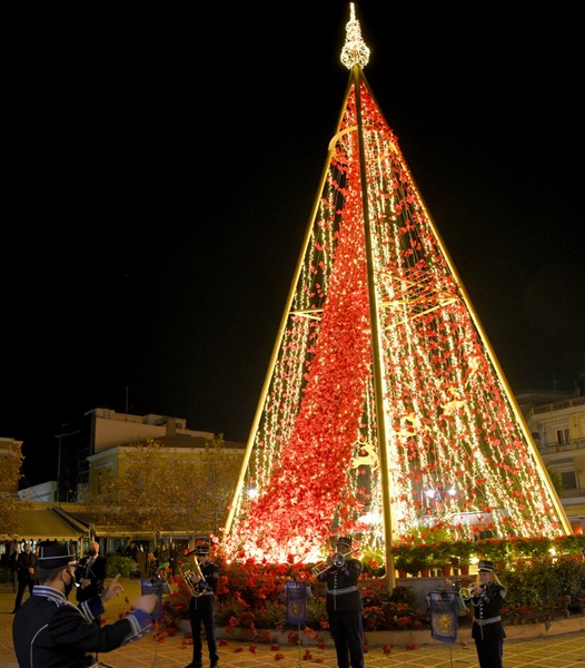 Φωταγώγηση του Χριστουγεννιάτικου δένδρου στην Ι.Π. Μεσολογγίου