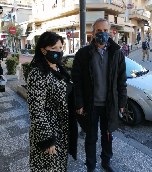 H Αντιπεριφερειάρχης Π.Ε Αιτωλοακαρνανίας Μαρίας Σαλμά σε εμπορικά καταστήματα του Αγρινίου