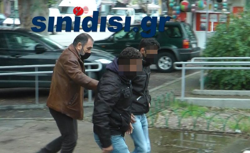 Φρίκη στo Χαλκιόπουλο : «Ο ανιψιός μου και οι δύο γείτονες μπήκαν στο σπίτι μου και μας έδεσαν»