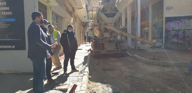 Σε πλήρη εξέλιξη οι εργασίες στην οδό Αντωνοπούλου
