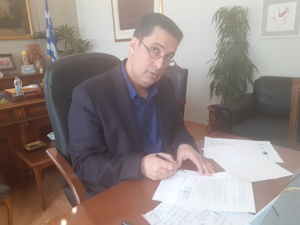 Yπογραφή της σύμβασης για την προμήθεια, εγκατάσταση και λειτουργία Περιβαλλοντικού Παρατηρητηρίου στον Δήμο Αγρινίου