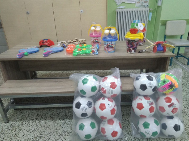 H Ακτίνα Εθελοντισμού του Δήμου Αγρινίου μοίρασε δώρα στο 1ο Ειδικό Σχολείο