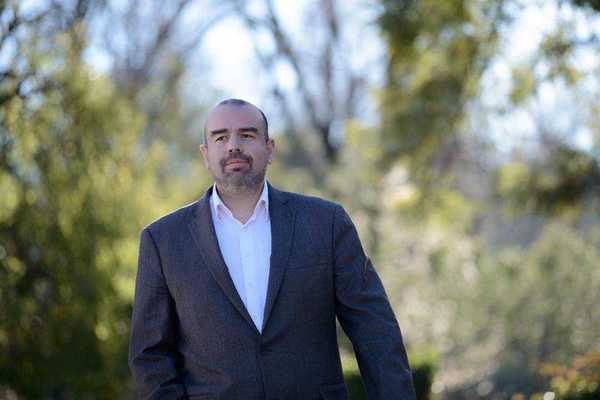 Δήμος Θέρμου: Ο Χαράλαμπος Καραπάνος άμισθος σύμβουλος για ζητήματα Ευρωπαϊκών – Διεθνών σχέσεων