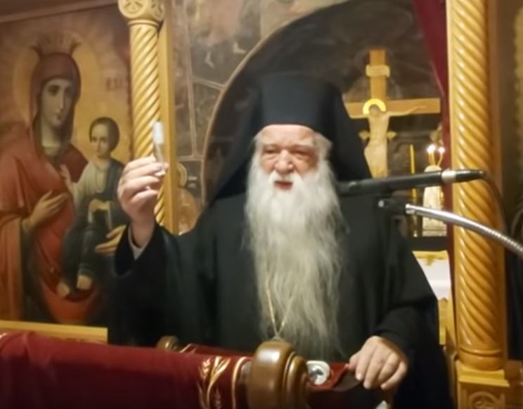 Χαμός σε εκκλησία της Αχαΐας με τον πρώην Μητροπολίτη Αμβρόσιο