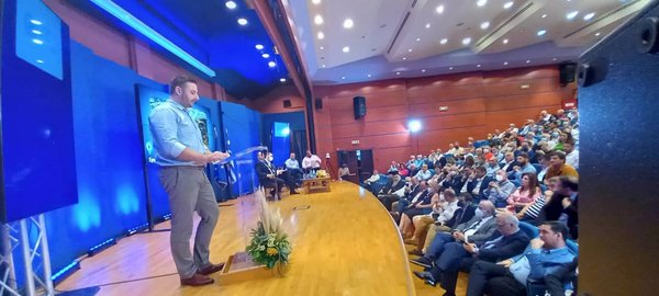 Θανάσης Μαυρομάτης «το βαρύ πυροβολικό της Περιφέρειας»