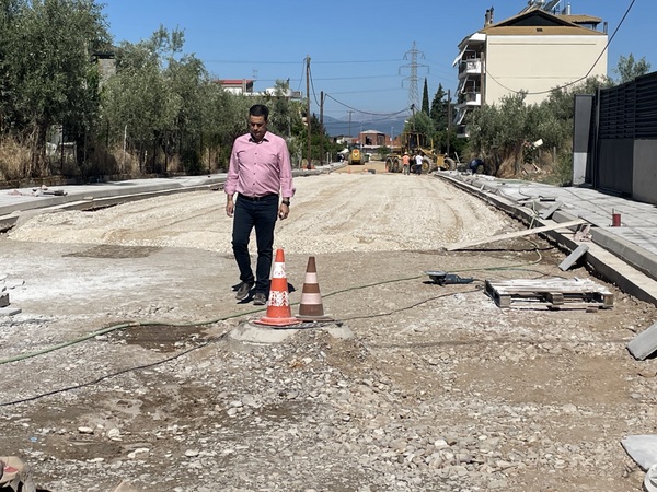 Συνεχίζονται οι εργασίες στην οδό Πολύβιου στο Αγρίνιο