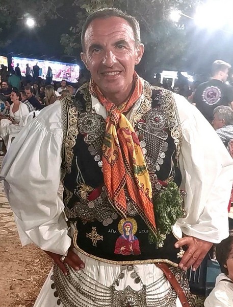 Νίκος Αλιάγας “χορεύω ωραία γιατί βγαίνει από μέσα μου”