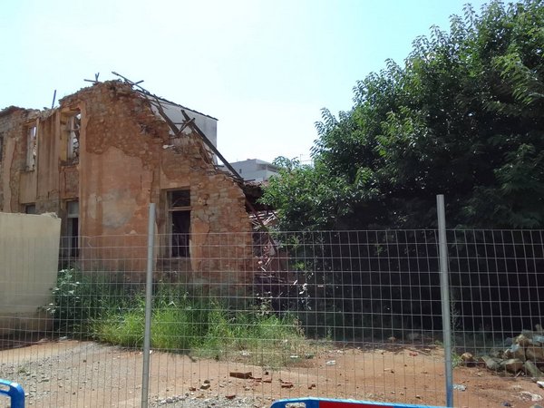 Η ακατανόητη απόφαση για τις καπναποθήκες Ηλιού έχει γίνει βραχνάς για την κοινωνία