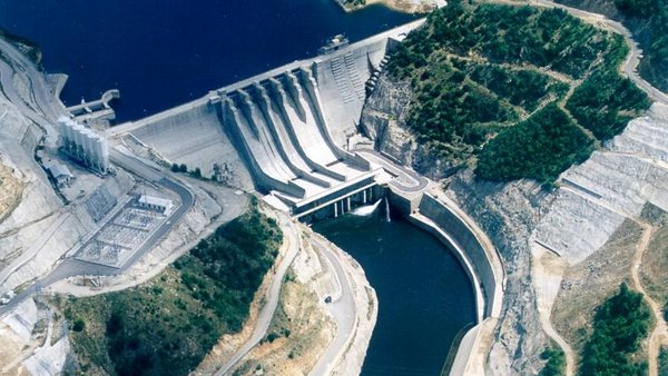 Βουλγαρική εταιρία επισκευάζει το μεγαλύτερο υδροηλεκτρικό εργοστάσιο της Ελλάδας, των Κρεμαστών