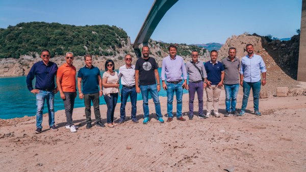 Ο Ν. Φαρμάκης στη λίμνη Κρεμαστών: «Ένας αναπτυξιακός κοιμώμενος γίγαντας που αρχίζει να ξυπνάει»