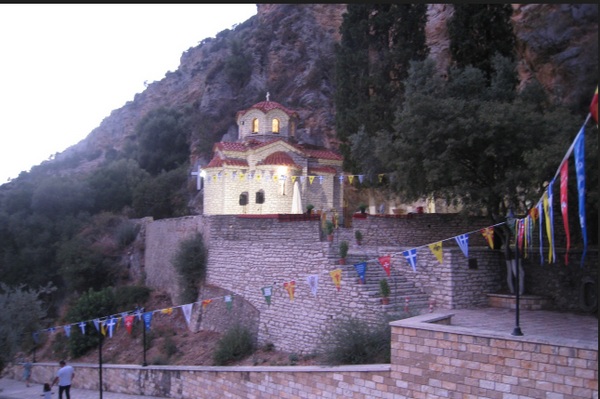 Πανηγυρίζει το Παρεκκλήσιο του Τιμίου Σταυρού της ΙM Αγίας Ελεούσης