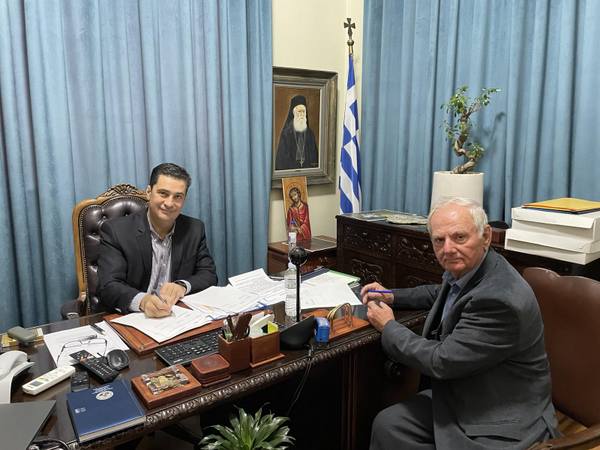 Υπογραφη σύμβασης για την ανακατασκευή πεζοδρομίων και τη διαμόρφωση ραμπών ΑμεΑ