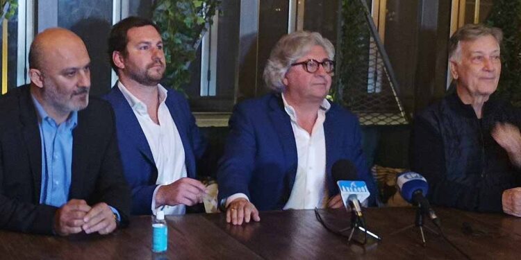 Ο Παναιτωλικός άλλαξε «χέρια» – Οι πρώτες δηλώσεις της οικογένειας Καμίνσκι (video)