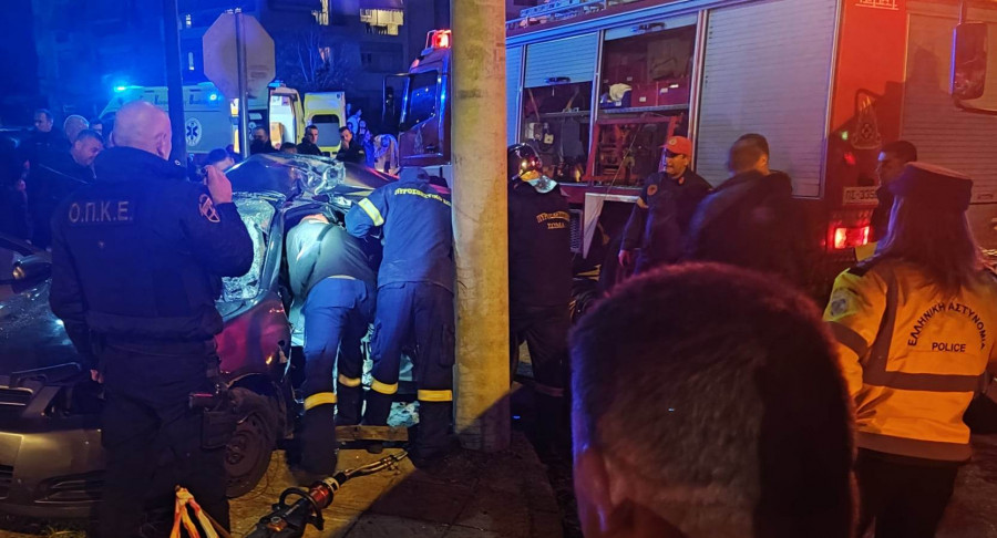 Κρίσιμη η κατάσταση του 18 χρονου μετά το σοβαρό τροχαίο στην οδό Καλλινίκου.
