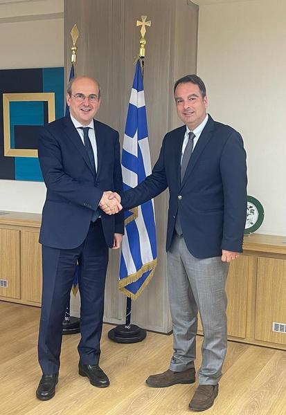 Συνάντηση του Θανάση Παπαθανάση με τον Yπουργό Εργασίας και Κοινωνικών Υποθέσεων, Κωστή Χατζηδάκη.