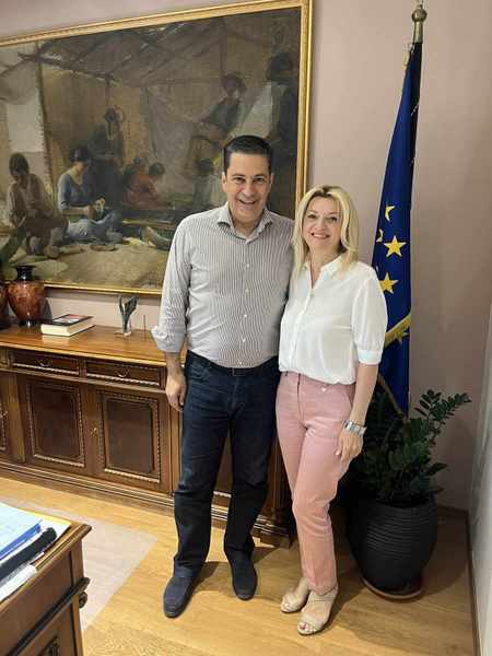 Βίκυ Αγγέλη υπ. δημοτική σύμβουλος με τον Γ. Παπαναστασίου