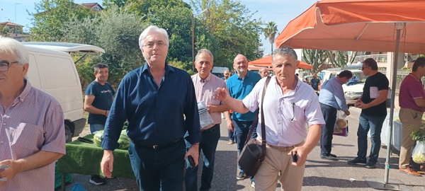 Λαϊκή αγορά – Η πρότασή μας : Μέτωπο παραγωγών  & καταναλωτών για την προώθηση τοπικών προϊόντων  «Καταναλώνω ντόπια – τοπικά προϊόντα»