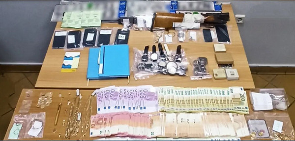 Αγρίνιο: συνελήφθη αστυνομικός σε εγκληματική οργάνωση που έκανε απάτες