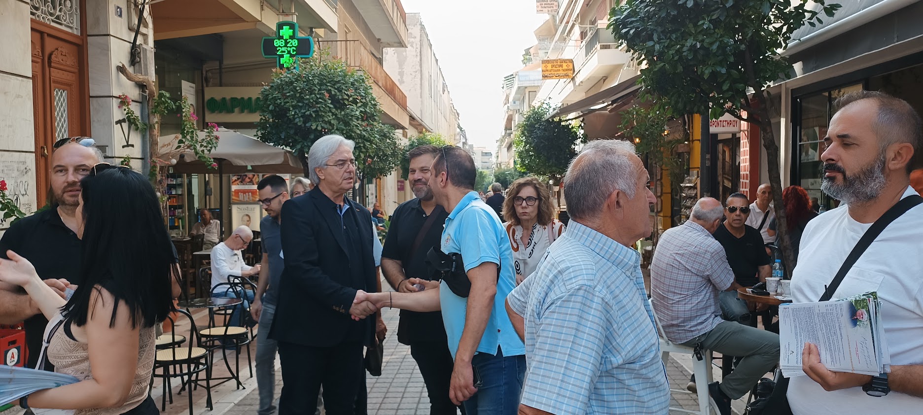 Δημήτρης Τραπεζιώτης: Περιοδεία στο κέντρο του Αγρινίου (εικόνες)