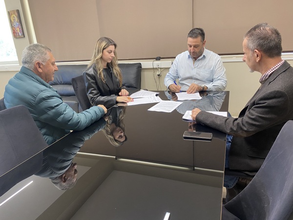 Υπογράφτηκε από τον Θ. Μαυρομάτη οι εργασίες για την πρόσβαση στην Νέα Γέφυρα Τέμπλας