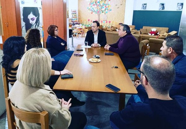 Επίσκεψη από τον Μίλτο Ζαμπάρα στον Ξενώνα Φιλοξενίας Γυναικών Αγρίνιου