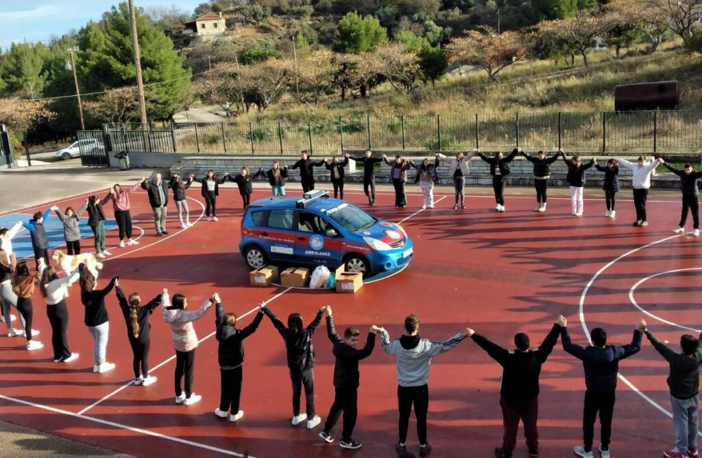 Μια μεγάλη αγκαλιά από το Γυμνάσιο Μοναστηρακίου για το “Χαμόγελο του Παιδιού”