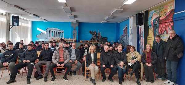 ΑΜΚΕ «Αγριωνίς Γαία»: Δωρεά βιβλίων του Αγρινιώτη Θ.Χήρα σε μαθητές Λυκείων του Αγρινίου