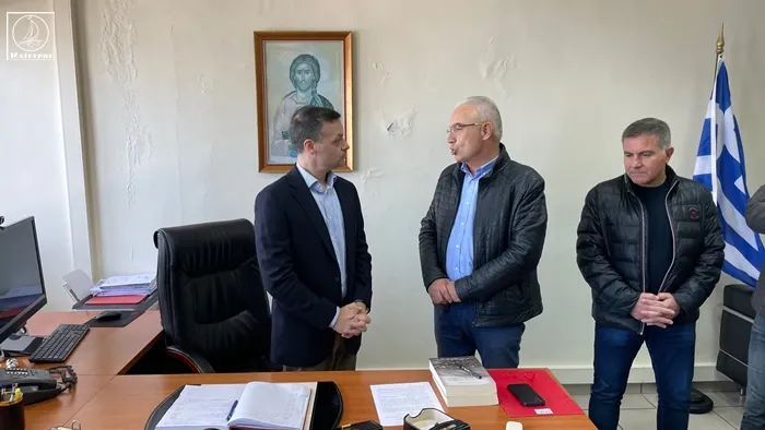 Το Δημαρχείο Αμφιλοχίας επισκέφθηκε σήμερα Δευτέρα ο δήμαρχος Αθηναίων Χάρης Δούκας.