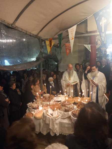 Αγρίνιο: έκλεψαν τους άρτους από τις κανίστρες στην Αγία Ευαγγελίστρια