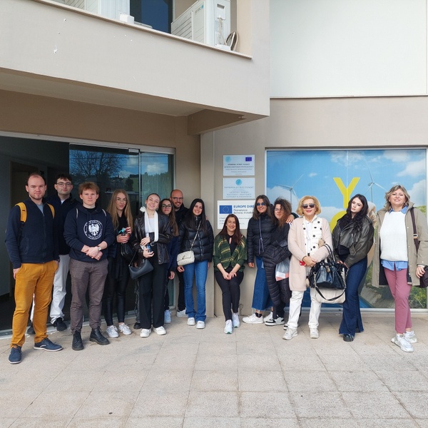 Συνεργασία του Europe Direct με τα μέλη  του ευρωπαϊκού προγράμματος «Erasmus ΚΑ2 Youth2EU»