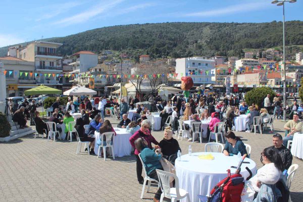 Καθαρά Δευτέρα: «Πλημμύρισε» κόσμο η Αμφιλοχία για τα Κούλουμα! (φωτο & video)