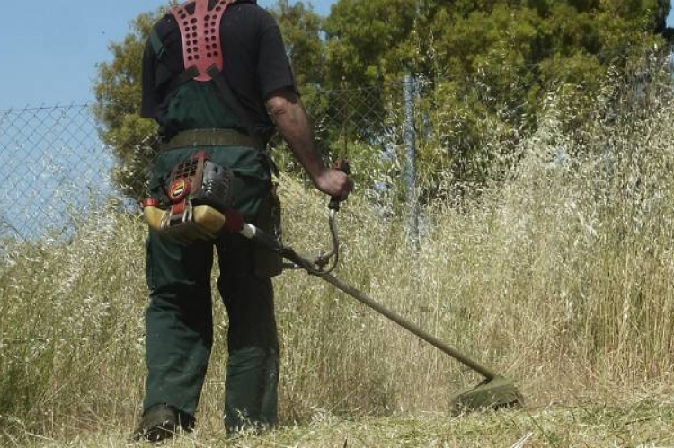 Υποχρέωση καθαρισμού οικοπέδων εντός οικισμών από ξερά χόρτα και εύφλεκτα υλικά