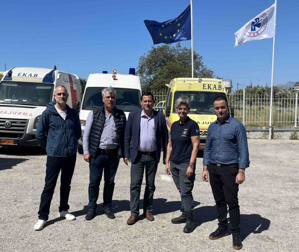 Στο επιχειρησιακό κέντρο του ΕΚΑΒ Δυτικής Ελλάδας, ο Αντιπεριφερειάρχης  Εξυπηρέτησης του πολίτη & Ψηφιακής Διακυβέρνησης, Θ. Βασιλόπουλος